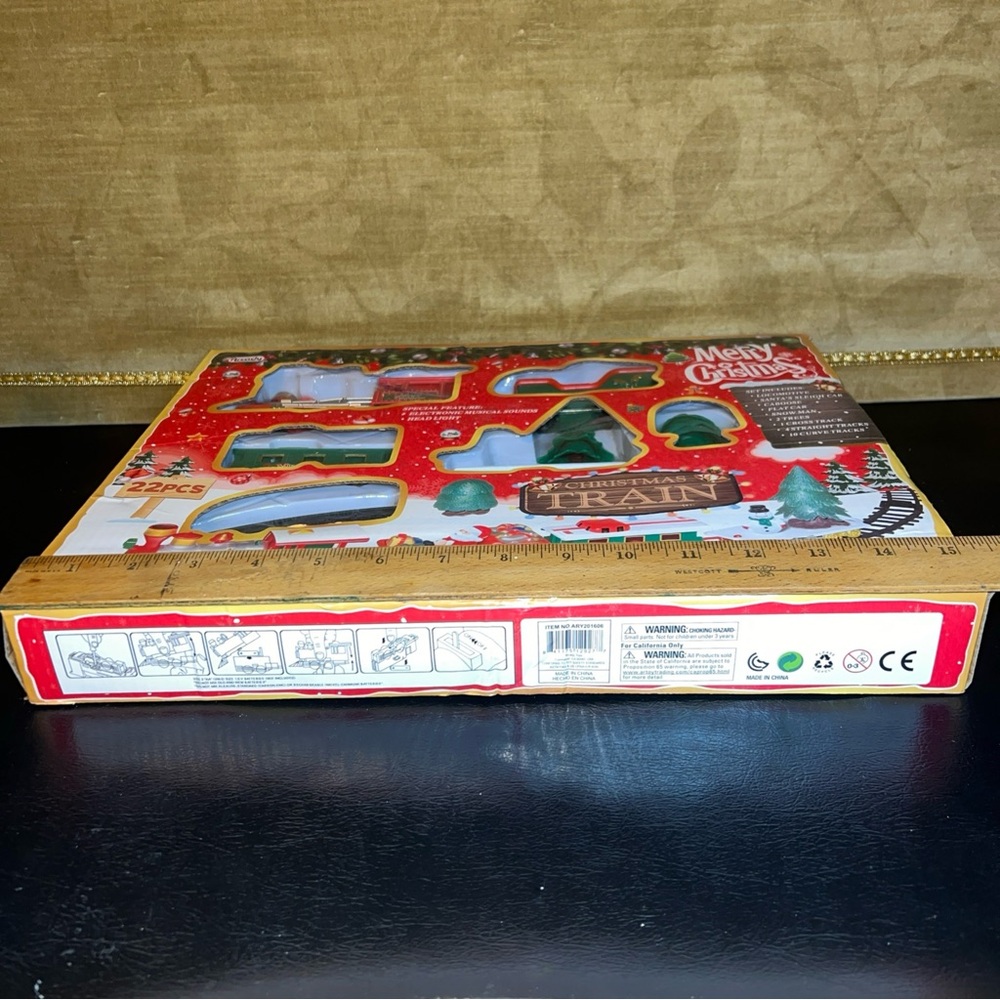 Arcady Merry Christmas 22 Pcs Train Set Head Light Musical Sounds NIB - Picture 8 of 8